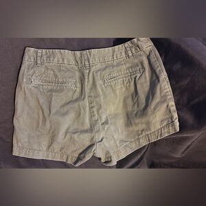 Women’s green forever 21 shorts size 27